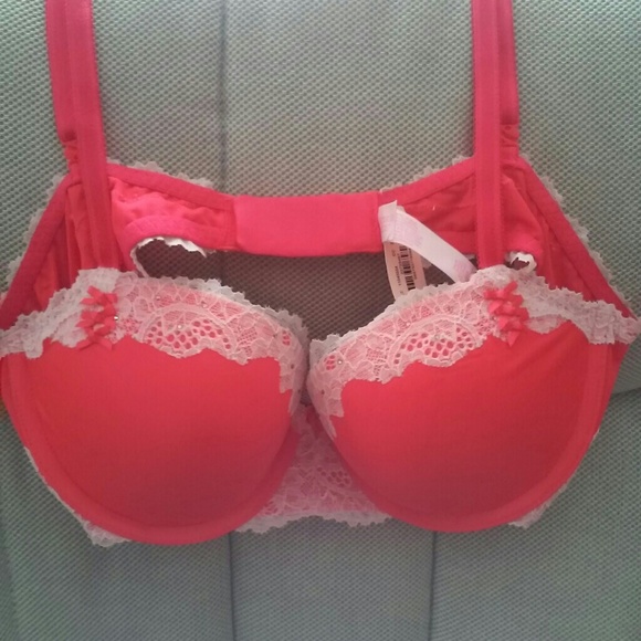 Victoria's Secret Red Dream Angels Balconet Bra - Picture 2 of 4